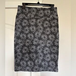 3/$20 LuLaRoe Charcoal Floral Pencil Skirt